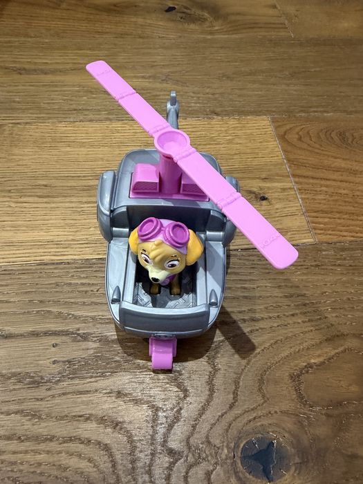 Psi patrol Skye w helikopterze