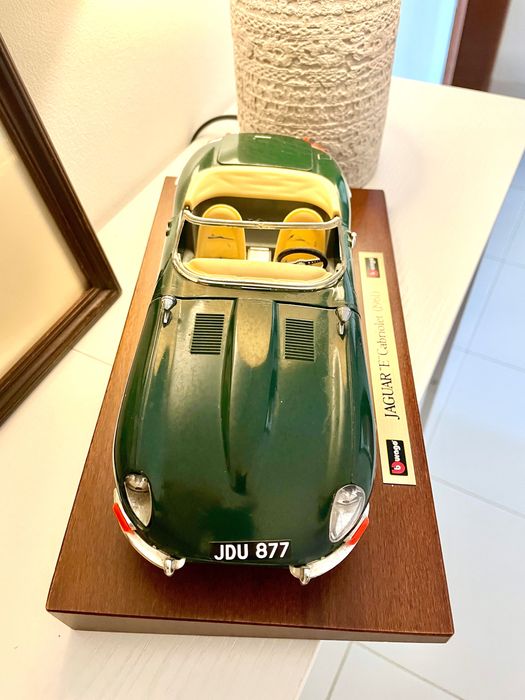 Miniatura Jaguar “E” Cabriolet