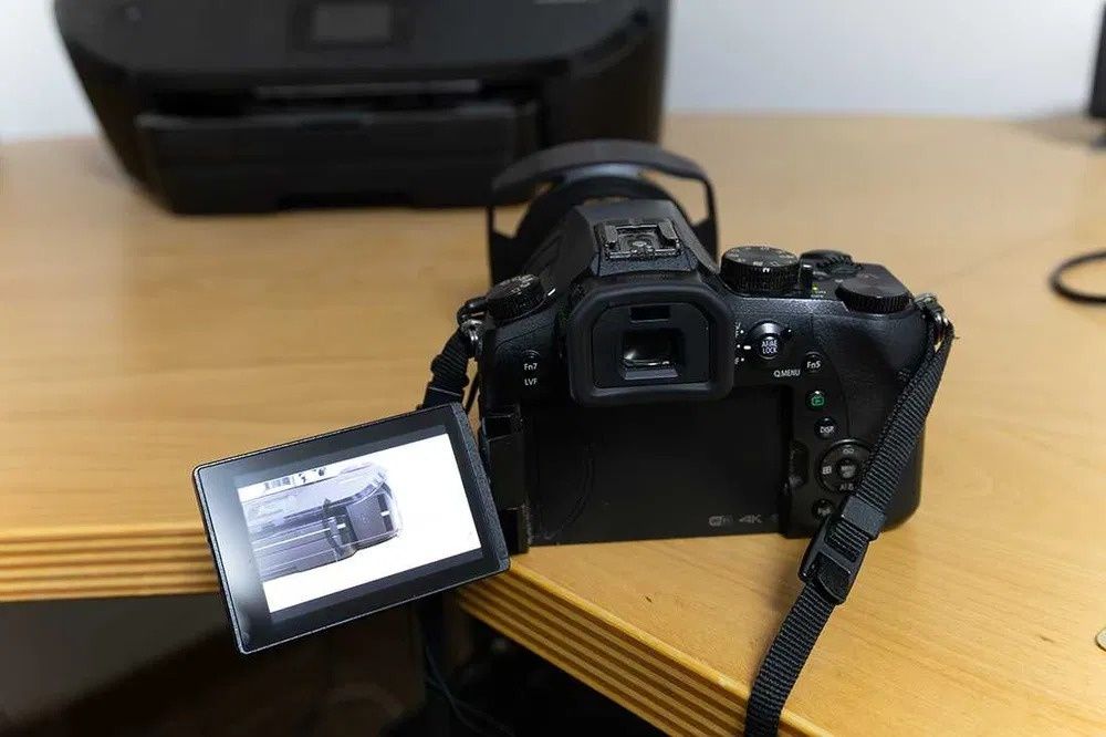 Máquina fotográfica Panasonic Lumix FZ2200