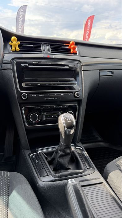 Skoda Superb Шкода Суперб 2012 р 1.6 дизель 5МКПП