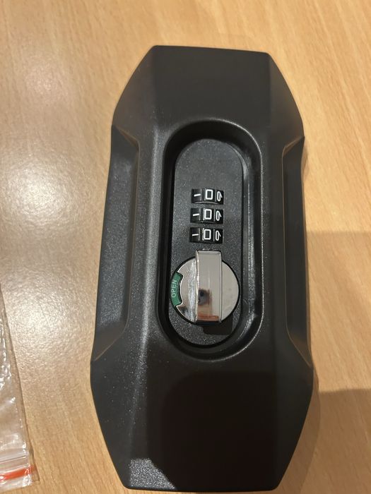 Skrzynka narzędziowa z tyłu 3.8 L