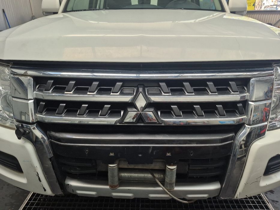 Grelha frente MITSUBISHI Pajero IV (V8_W, V9_W)