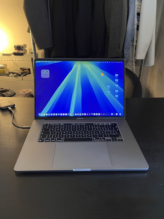 MacBook Pro 2019 – i9 | 32GB | 1TB SSD