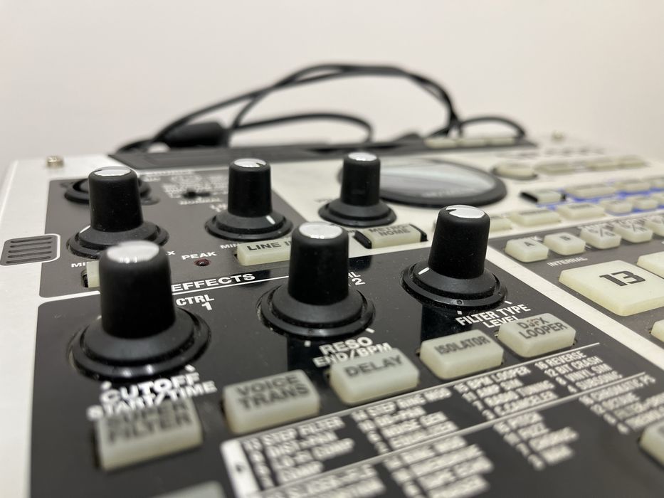 Roland SP-555 sampler + footswitch