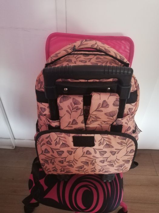 Trolley Mochila salmão - base dura - Ótimo estado