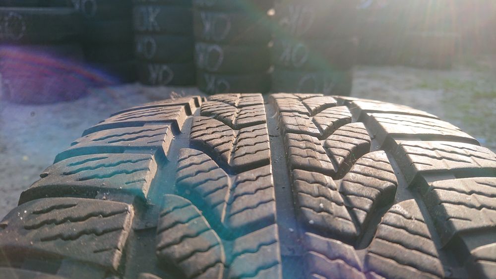 215 /60/17 C 109/107T Goodyear ultragrip cargo 7mm 2021r