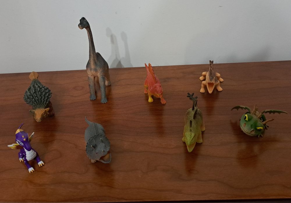 Coleção 8 Dinossauros- Como novo - Figuras todas  diferentes