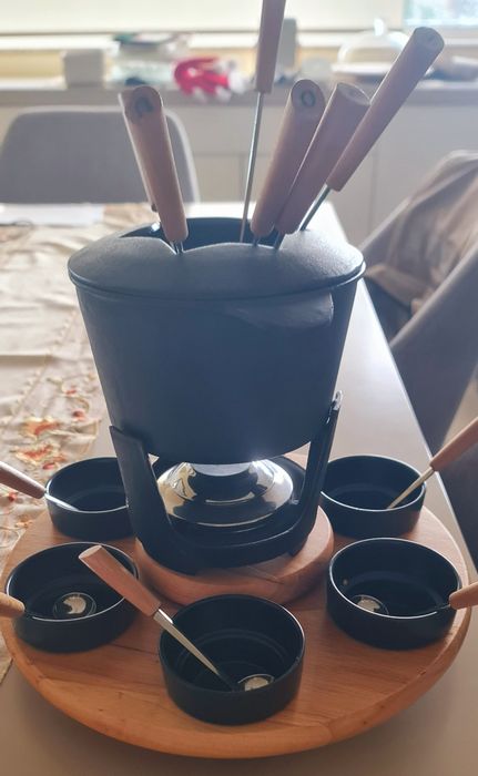 Vendo Fondue em ferro