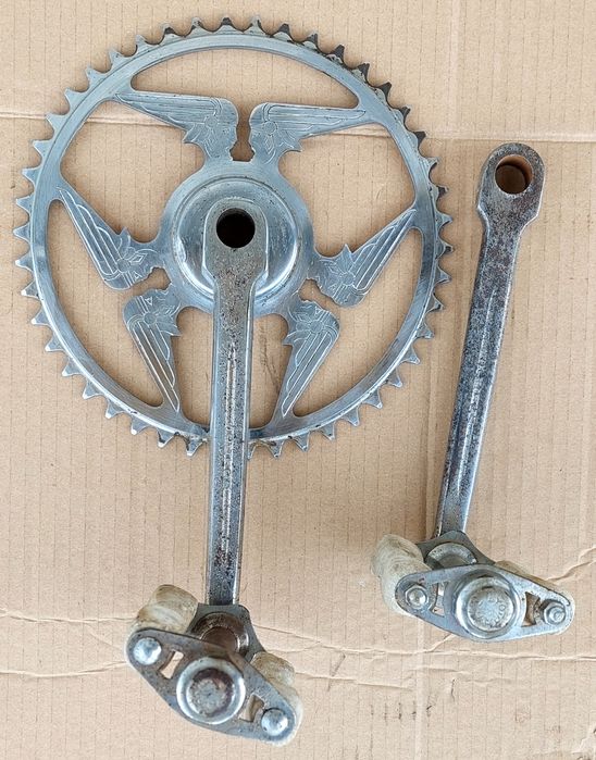 Pedaleira motobecane com pedais lyotard