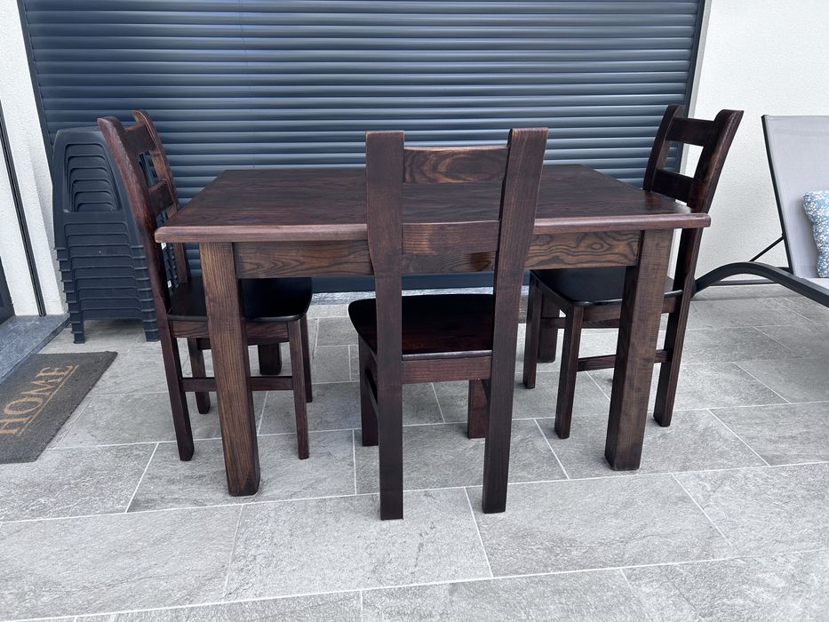 Mesa e cadeiras madeira de castanho maciça