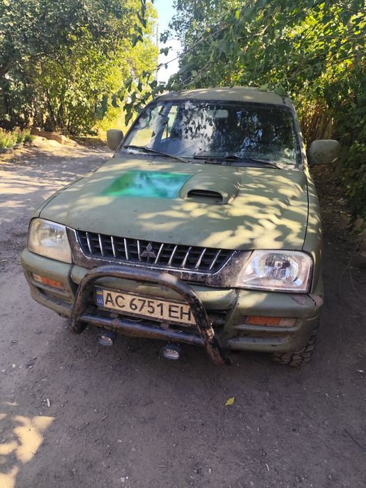 Продам Mitsubishi л200 2.5 дизель