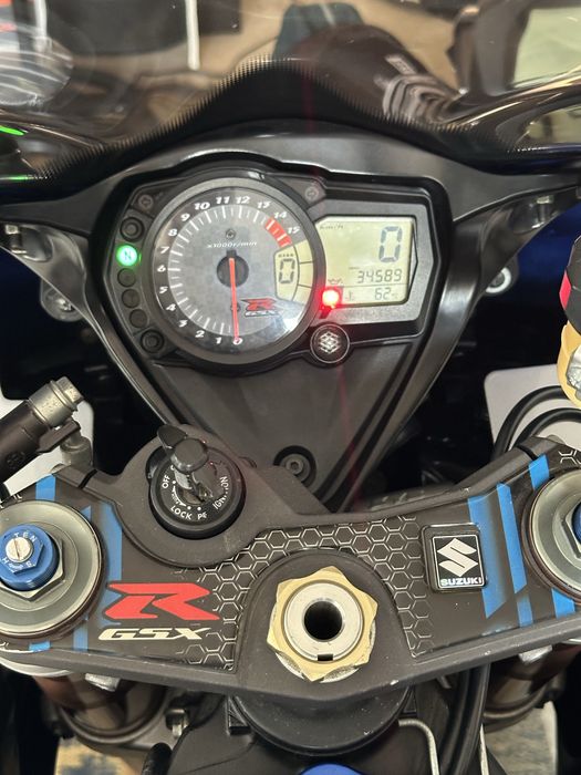 Suzuki GSXR1000 K8