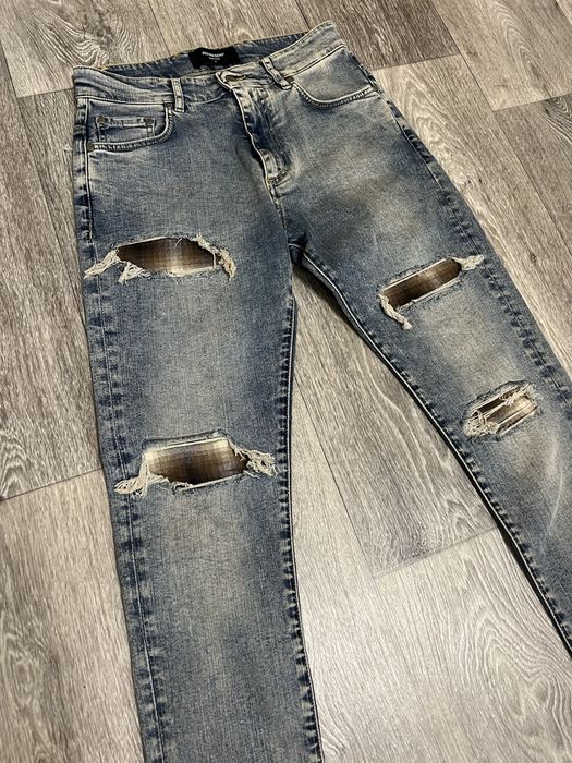 Represents slim jeans