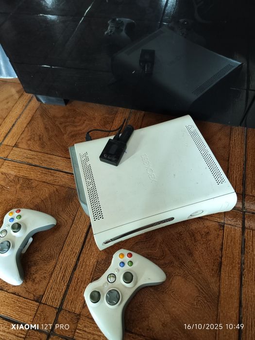 Xbox 360 Desbloqueada Única em PT