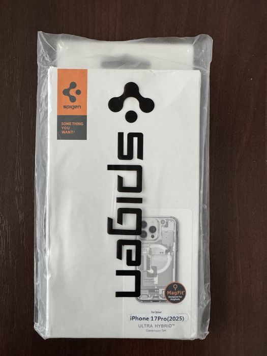Spigen Etui plecki Mag Safe Iphone 17 pro  NOWE