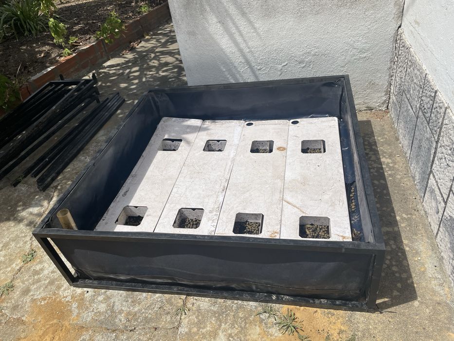 Horta em lona com estrado