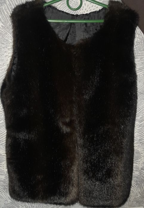 Хутряна жилетка нова