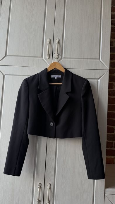 Вкорочений жакет ONE BY ONE в чорному кольорі, розмір Xs