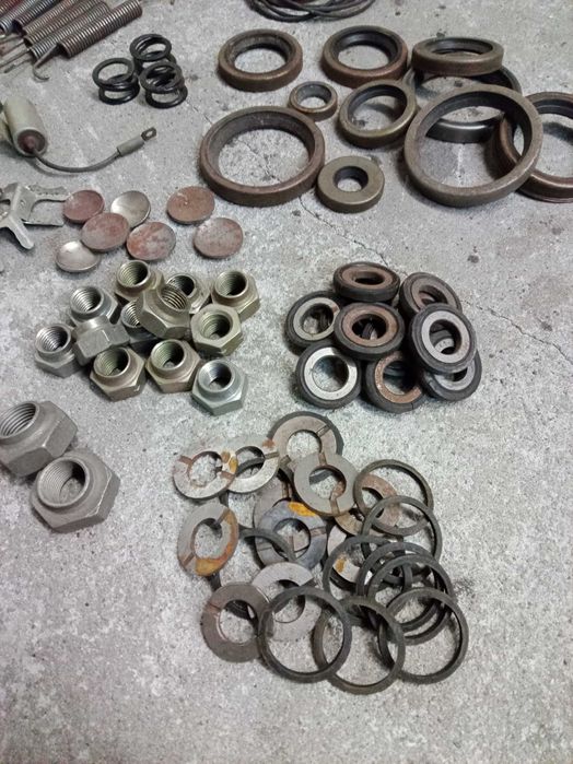 Części FIAT 126p MALUCH lampy tył, osłona półosi i inne