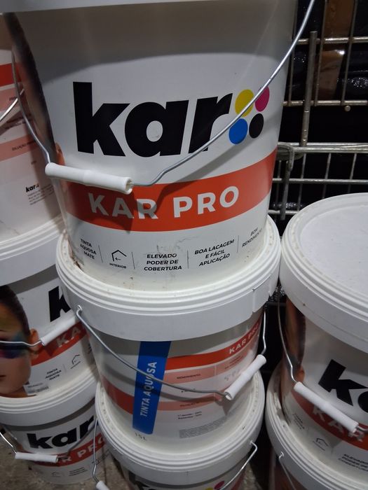 Latas de tinta de marca Kar