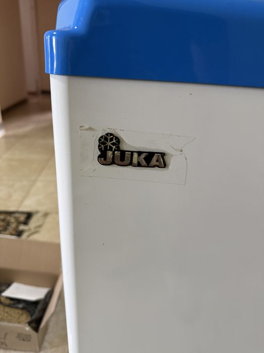 Продам нову вітрину juka m600p