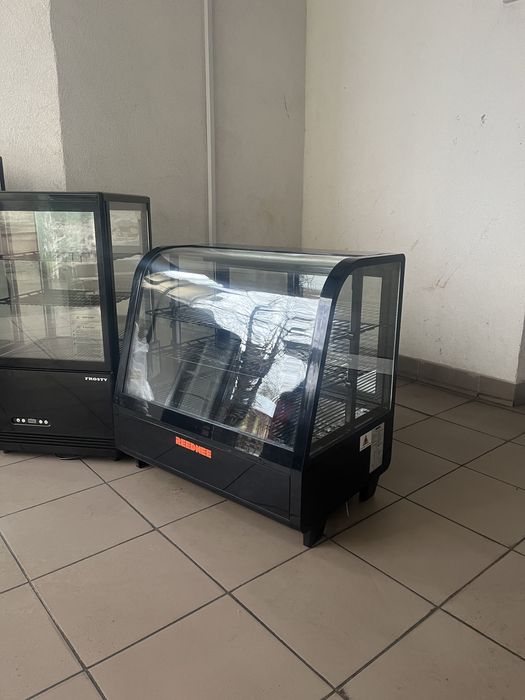Холодильна Вітрина Настільна-Кондитерська Frosty