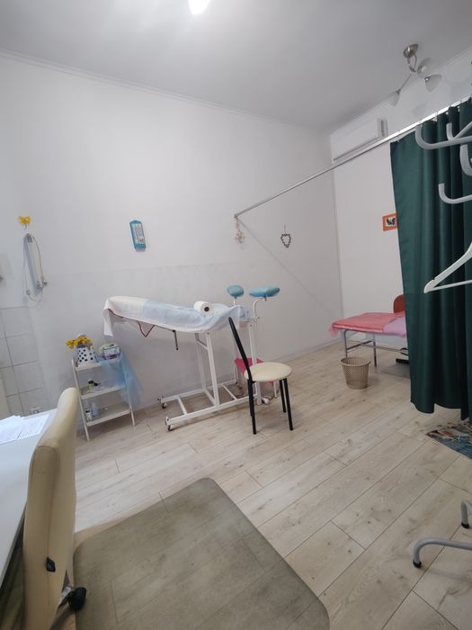 Продаж Комерція вул.Куліша Центр Фасад 3 вікна+ Двері,ц.160000 у.о