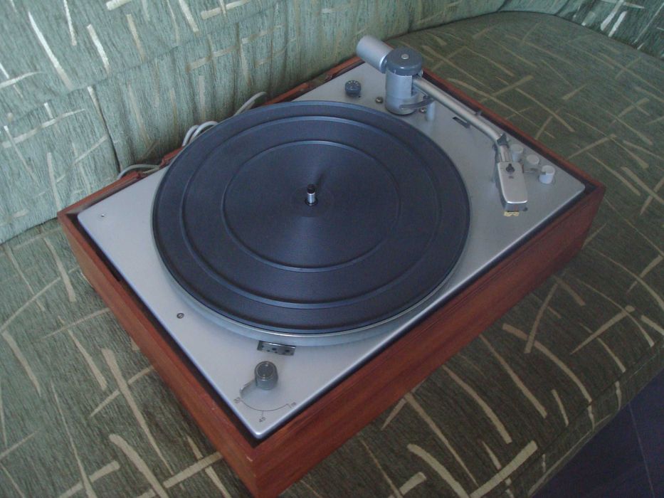 Продам проигрыватель пластинок Braun