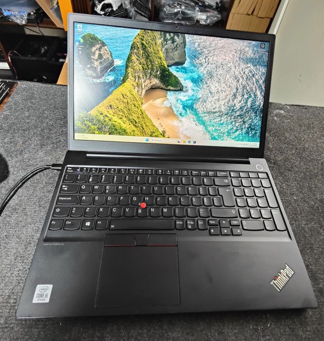 Portátil Lenovo E15 15.6" i5 10Th 16GB RAM 256GB NVME