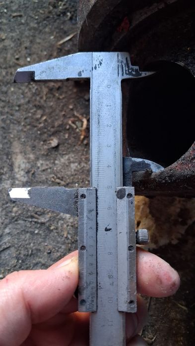 Siłownik hydrauliczny przyczepy tandem