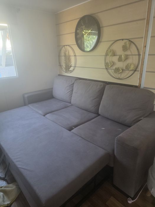 Sofá de 3 lugares  que se converte numa confortável cama de casal