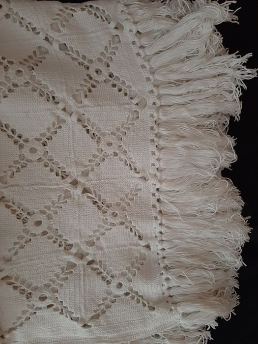 Colcha Vintage em croché de algodão c/ franjas