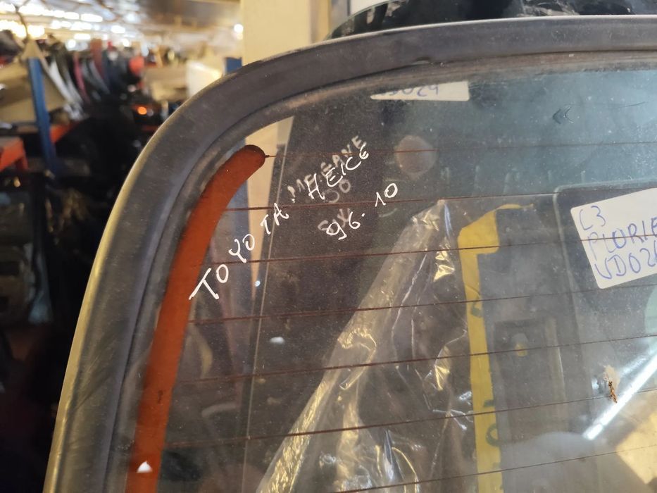 Toyota Hiace - ÓCULO VIDRO TRASEIRO MALA