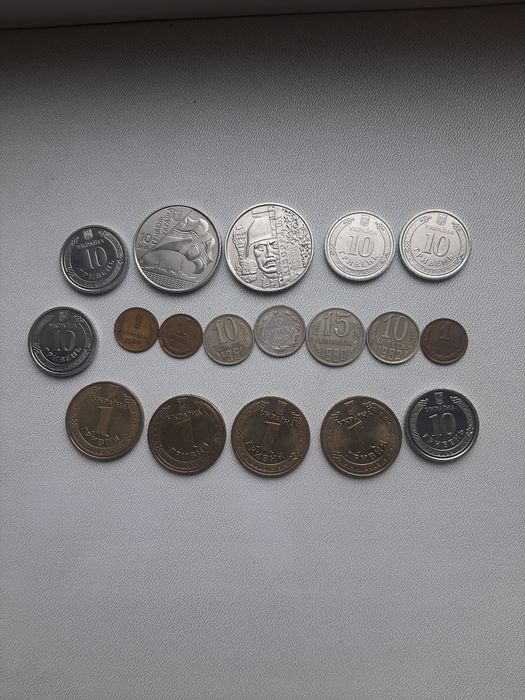 Монети.України та .