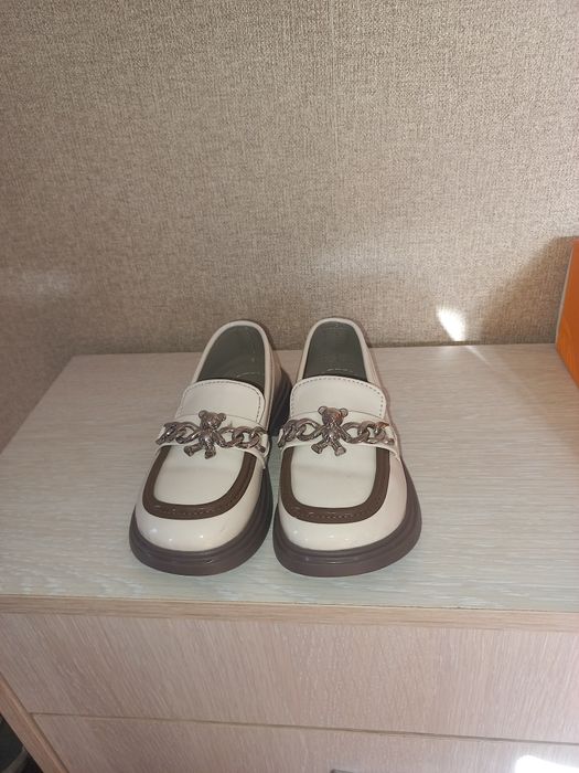 Продам дитячі туфлі для дівчаток