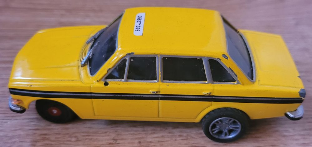 Sprzedam lub zamienię model samochodu metalowy Volvo!