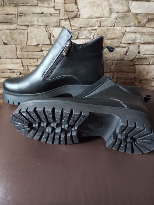 Женские ботинки .