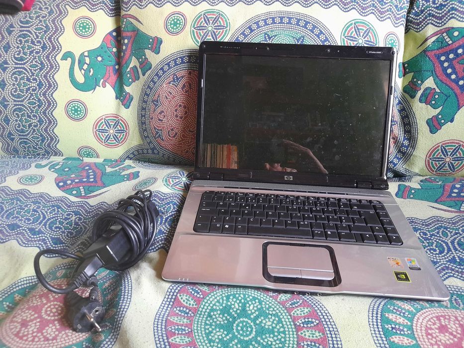 computador portátil HP de 2006 - avariado / para peças.64740305343363120