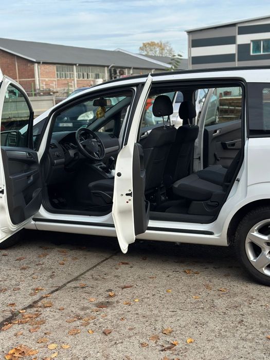 Opel Zafira b 2014r.