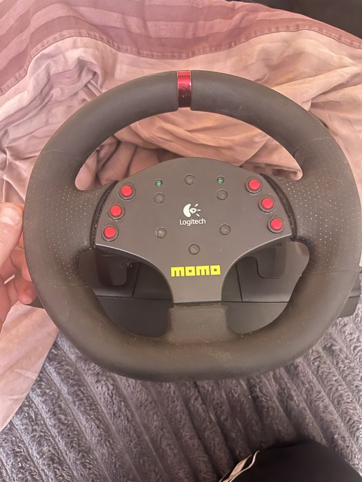 Ігровий Руль Logitech momo racing mod 900•