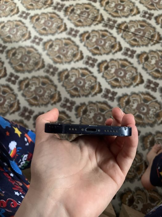 Продам 12 айфон