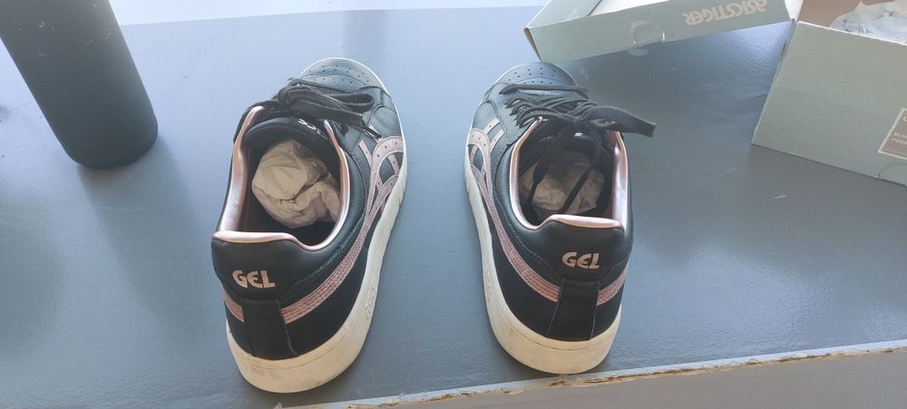 Asics tiger pouco uso