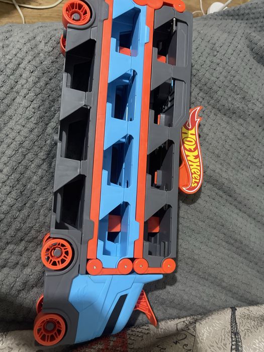 Вантажівка-транспортер Hot Wheels Суперперегонки (GVG37)