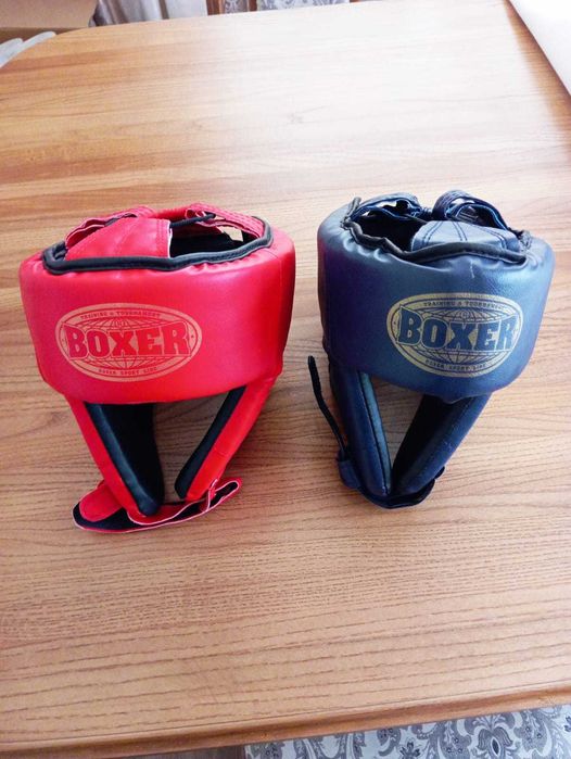Шоломи боксерські Boxer на шнурках червоний та синій