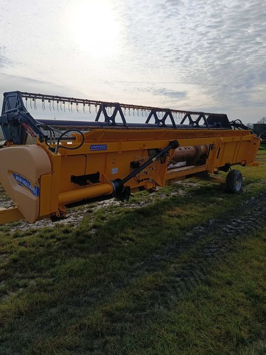 Kombajn New Holland CR 7.90
