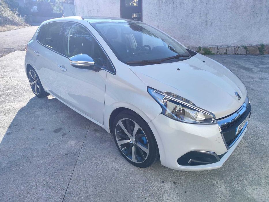Peugeot 208 Feline Automático EAT6 Tecto Panorâmico