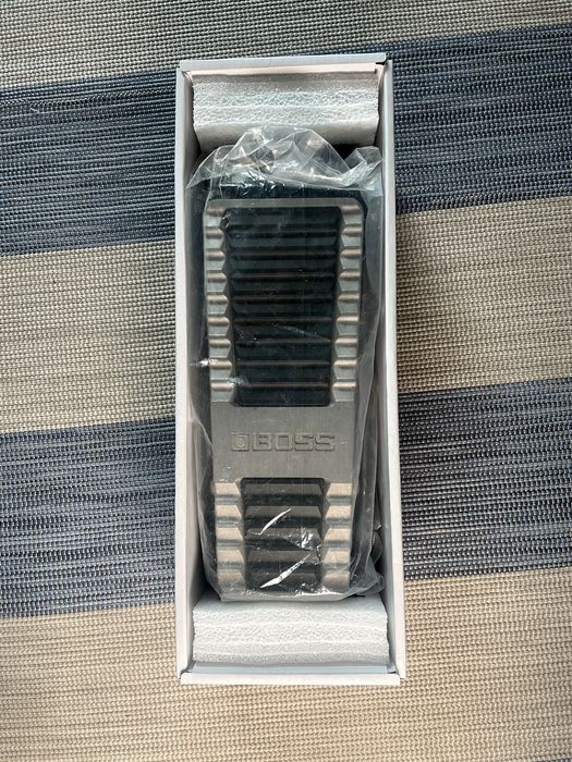 Boss PW-10 V-Wah (*Só funciona com pilhas, ler descrição)