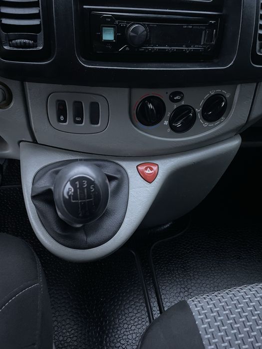 Renault Traffic 2.0 пасажир 2006