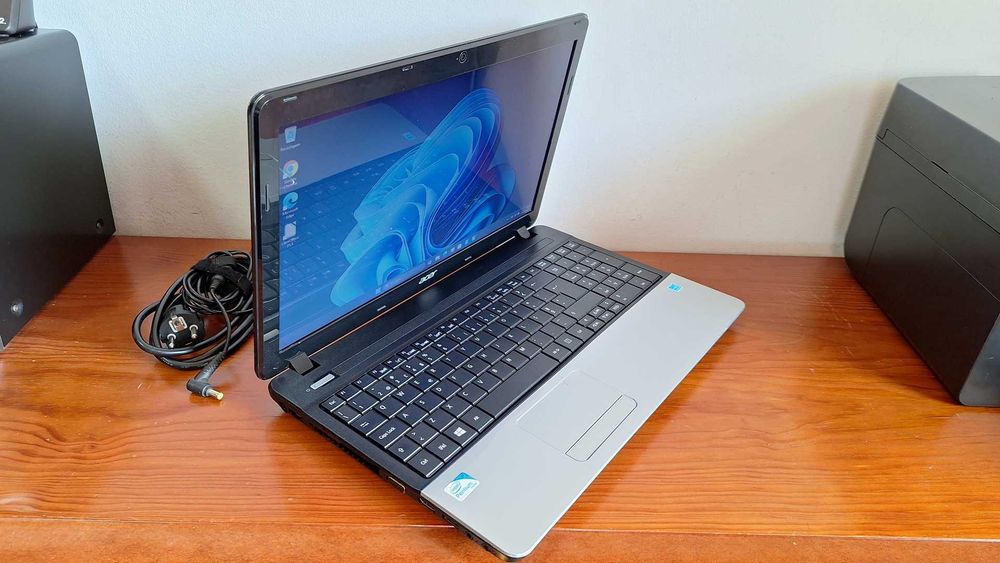Acer E1-531 Intel B960 2.20GHz- 8GB Ram- SSD 120GB- Win11