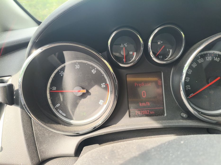Opel Astra rok 2012